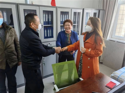 <p>    1月20日，银川市金凤区满城北街司法所调解人员化解一起94万元的劳务纠纷，双方当事人满意而归。　　　　　　　　　　（资料图片）</p>
